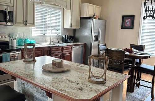 South Boston House | Remodeled historic cottage with 2master suites. 8 mile bike trail.