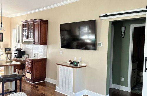 South Boston House | Remodeled historic cottage with 2master suites. 8 mile bike trail.