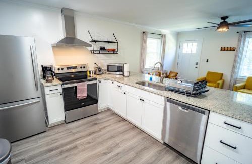 Durham House | Renovated 2 Bed Walltown Home Walk to Duke! A