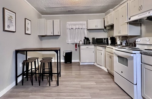 Atlantic Beach Apartment | Renovated apt short walk to beach, Central AC, Fast WiFi