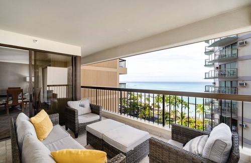 Diamond Head - Kapahulu - St. Louis Condo | Renovated Central 10th Floor Oceanfront Waikiki Apartment w/Amenities