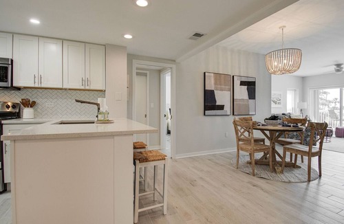 Palmetto Dunes Apartment | Renovated/Direct Ocean FT/1BR/1.5BA/Pool/Spa/Walk-in Shower/Roku Smart TVs/WiFi