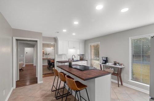 Dothan House | Renovated, Dog Friendly, Fenced Yard, Game RM