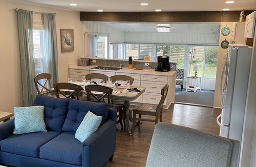 Emerald Isle House | Renovated Emerald Isle Cottage - Private Oceanfront Parking & Boardwalk Access