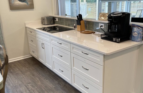 Emerald Isle House | Renovated Emerald Isle Cottage - Private Oceanfront Parking & Boardwalk Access
