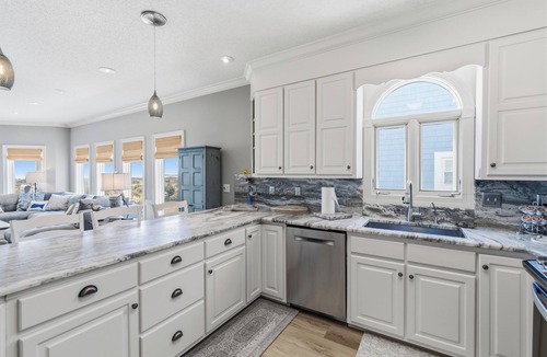 Sunset Beach House | Renovated Ocean Front Dream House in Sunset Beach