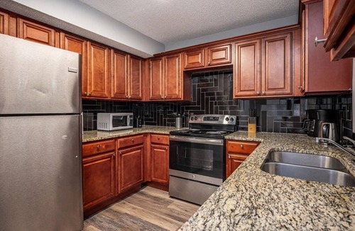 Norcross House | Renovated townhouse in Norcross