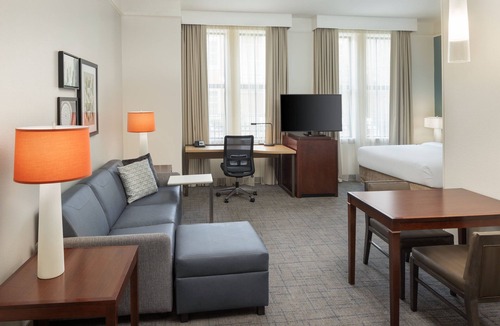 Old West Broad Neighborhood Hotel | Residence Inn by Marriott Savannah Downtown/Historic District