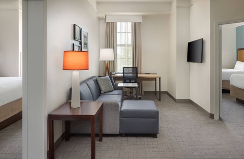 Old West Broad Neighborhood Hotel | Residence Inn by Marriott Savannah Downtown/Historic District