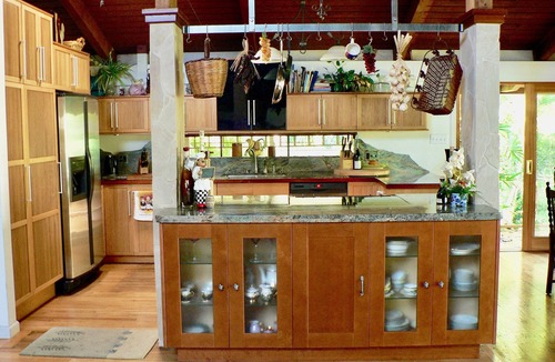 Lanikai House | Resort-like Beachside Kailua Lanikai, Pool, AC , WIFI, Kayaks, 50% Discounts