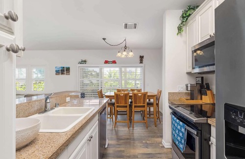 Ko Olina House | Resort living in Ko Olina's Coconut Plantation!