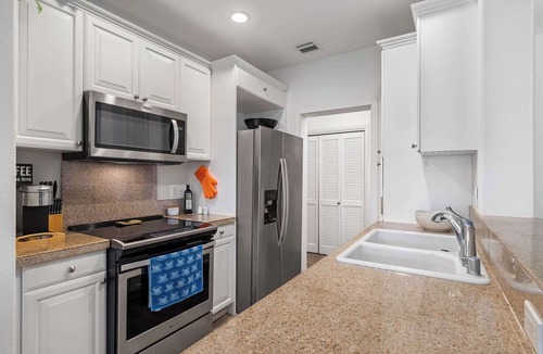 Ko Olina House | Resort living in Ko Olina's Coconut Plantation!
