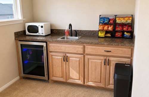 Burleson House | Resort-Style 4BR Retreat w/Private Pool & Hot Tub – Early Check-in!