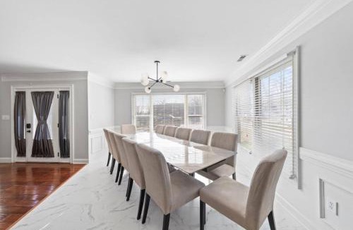 Biddleville House | Rest and Rally Retreat 5BR (7 beds) Skyline Views