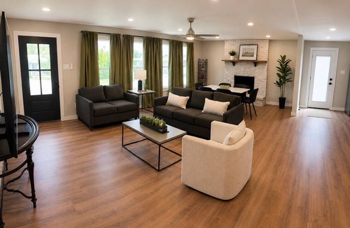 Cedar Hill House | Retreat On The Hill
