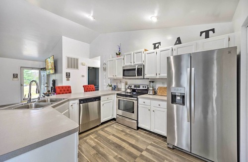 East Highland Park House | Richmond Home with Pool, 5 Mi to Downtown!