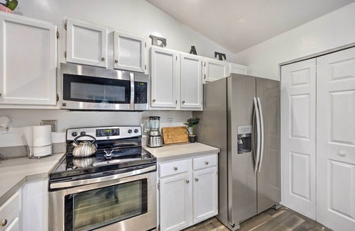 East Highland Park House | Richmond Home with Pool, 5 Mi to Downtown!