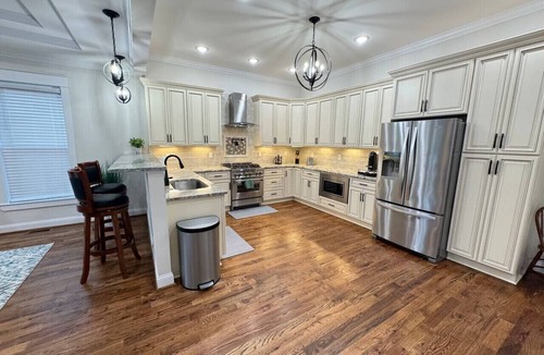 Mosby House | Richmond Ridge - 4BD/4.5BA and Garage