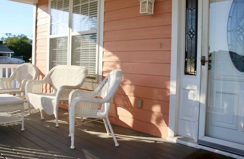 Garden City Cottage | Rising Tides Properties "Just Peachy"