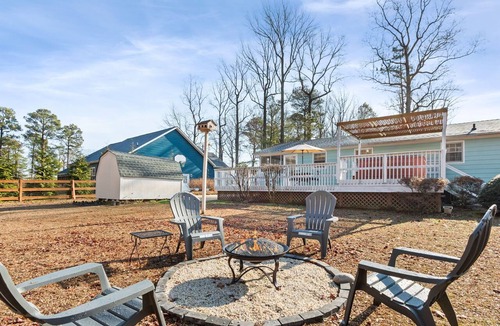 Mount Holly House | Riva House, 2-Min Walk to Beach, Screened Porch + Fire Pit
