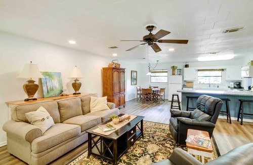 McComb Cottage | River Frontage: Quiet Mississippi Vacation Rental