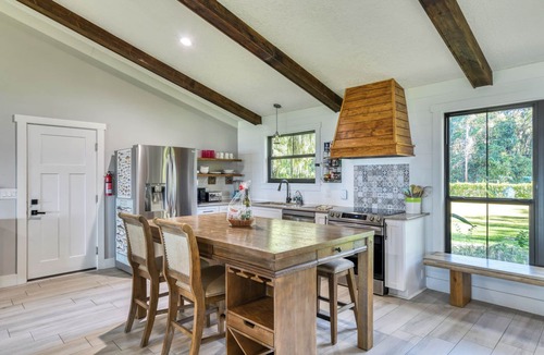 St. Augustine House | River Manor-Boat Lift-Pet Friendly-Riverfront-Gym-Cinema-Fire pit