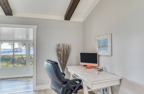 St. Augustine House | River Manor-Boat Lift-Pet Friendly-Riverfront-Gym-Cinema-Fire pit
