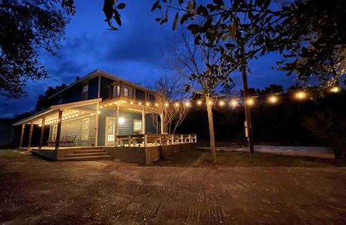 Bandera House | River Rock Retreat