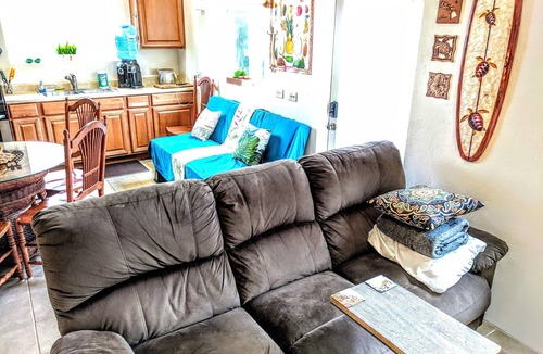 Pepeekeo Cabin | River View Family House with a Full Kitchen (No Cleaning Fee)