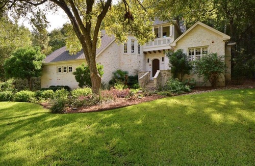 Rivercrest House | Rivercrest Oasis on Lake Austin Street with Private Dock, Pool & Hot Tub