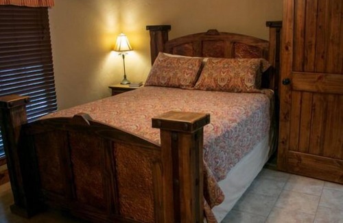 Leakey Cabin | Riverfront Cabins and Vacation Homes