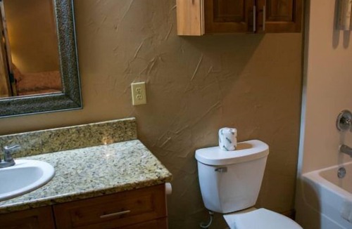 Leakey Cabin | Riverfront Cabins and Vacation Homes