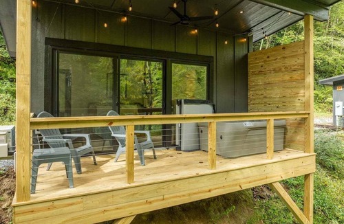 Rosman Cabin | Riverfront Fishing Cabin on the French Broad River