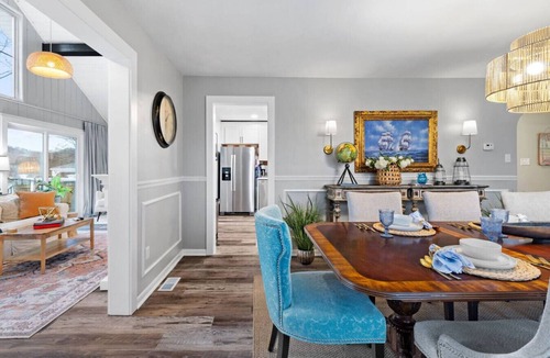 McKnight House | Riverfront Gem. Near RMU, Fire Pit, BIG Yard and Deck