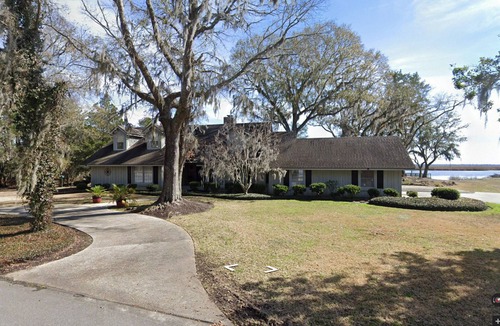 Georgetown House | Riverfront House on deepwater dock, boat ramp Windsor PL. WedgefieldGolfCourse