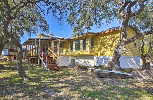 Lakehills House | Riverfront Pipe Creek Home w/Kayaks & Grill!