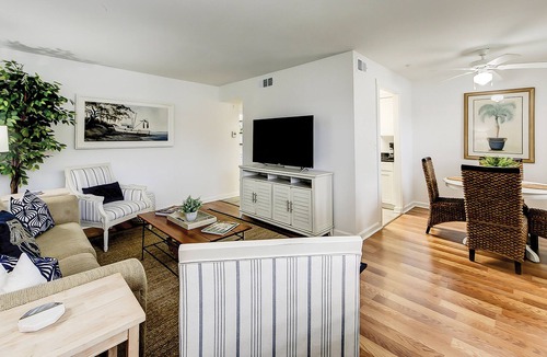 Hanahan Condo | Riverside condo with pool, kayak launch, dock, AC, & W/D - dog-friendly