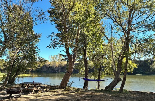 Smithville RV Rental | Riverside Site 2