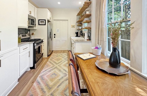 Columbus House | Riverwalk Mill Cottage - Southern Charm Stay
