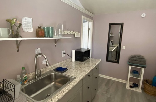 Asheville Cottage | RiverWay Cottage Asheville, 1.5miles=Blue Ridge Parkway entrance, River access