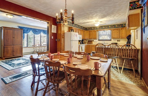 Bakers Summit House | Roaring Spring Horse Farm Getaway w/Game Room