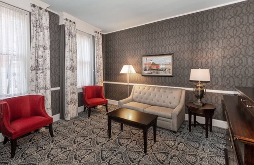 Historic District Hotel | Robert Johnson Townhouse | 0.1mi State House | 0.3mi Naval Academy