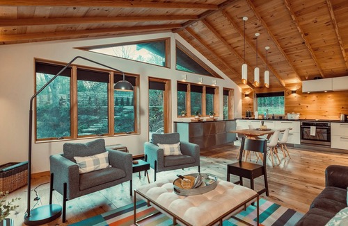 Weaverville Cabin | Robin's Nest Retreat in charming Weaverville