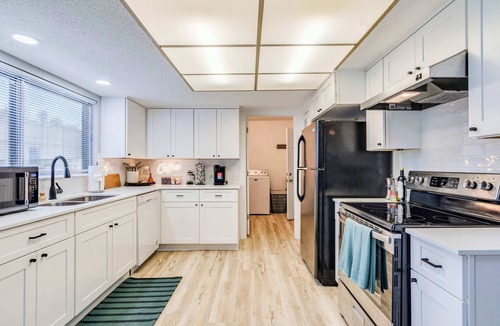 University Hills House | Rockstar Home: Jam Garage Theater & Music Room