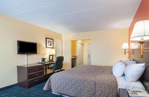 Secaucus Hotel | Rodeway Inn Meadowlands