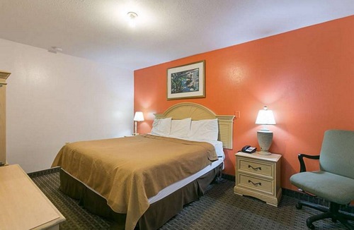 Enterprise Hotel | Rodeway Inn & Suites Enterprise