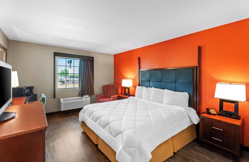 Temple Hotel | Rodeway Inn