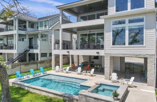 Kingsland House | Rolling Waves Haven Concierge Services Available