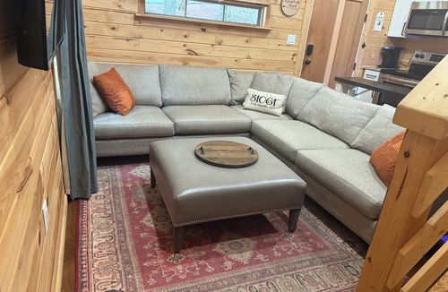 Milledgeville Cabin | Romantic Cabin Hideaway — Outdoor Rain Shower, Soaking Tub & Fire Pit
