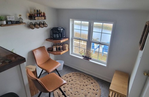 Cedar Point House | Romantic Getaway with a jon boat, Kayaks, and three miles to the beach